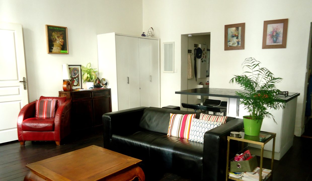 A vendre appartement T3 avec balcon à Bordeaux