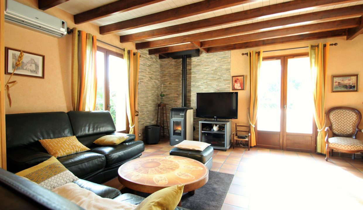 Belle maison avec piscine à Tresses