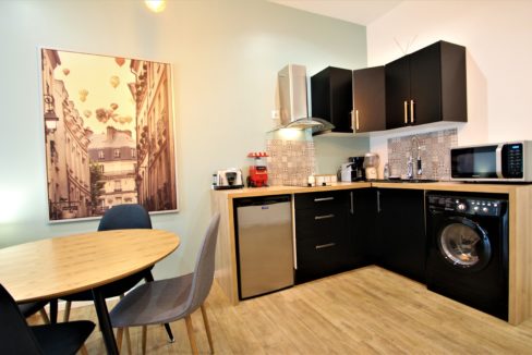 3. Local commercial à vendre - location meublée non professionnelle - Bordeaux clés en main