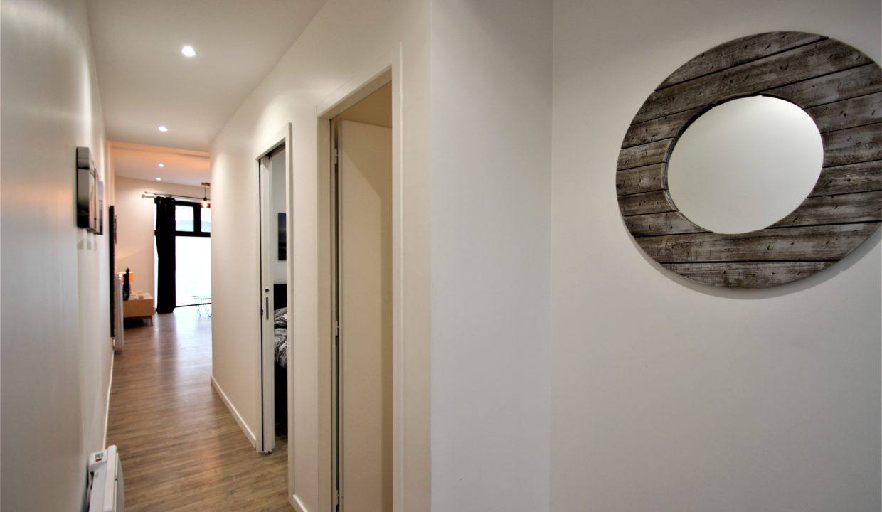 5. Local commercial à vendre - location meublée non professionnelle - Bordeaux clés en main