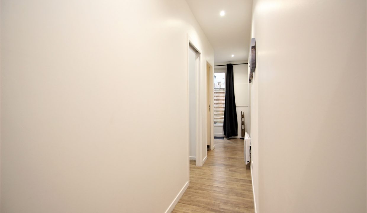 7. Local commercial à vendre - location meublée non professionnelle - Bordeaux clés en main
