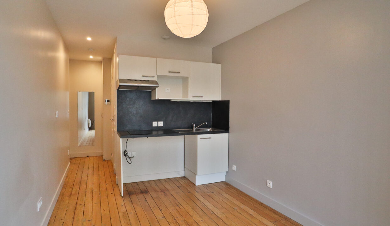 2-agence-immobilière-bordeaux-clés-en-mains-appartement-T1-a-vendre