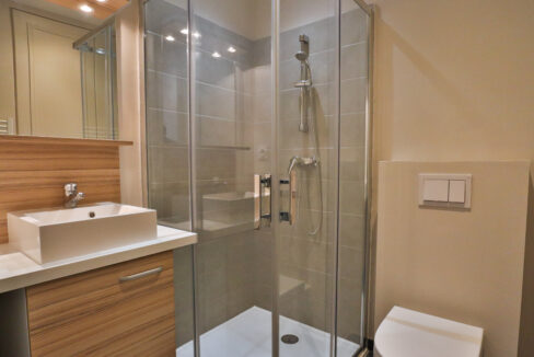 7-agence-immobilière-bordeaux-clés-en-main-salle-de-bain-studio-T1