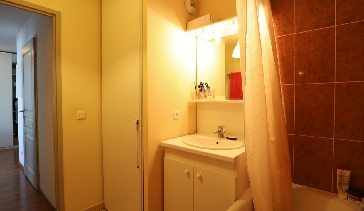 12 Appartement T2 a vendre à Bordeaux Chartrons avec place de parking. Agence immobilière Bordeaux Clés en Main (1)
