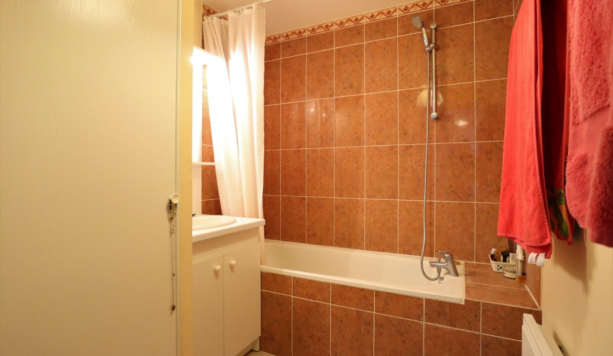 14 Appartement T2 a vendre à Bordeaux Chartrons avec place de parking. Agence immobilière Bordeaux Clés en Main (2)