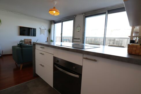 6 Appartement T2 a vendre à Bordeaux Chartrons avec place de parking. Agence immobilière Bordeaux Clés en Main (8)