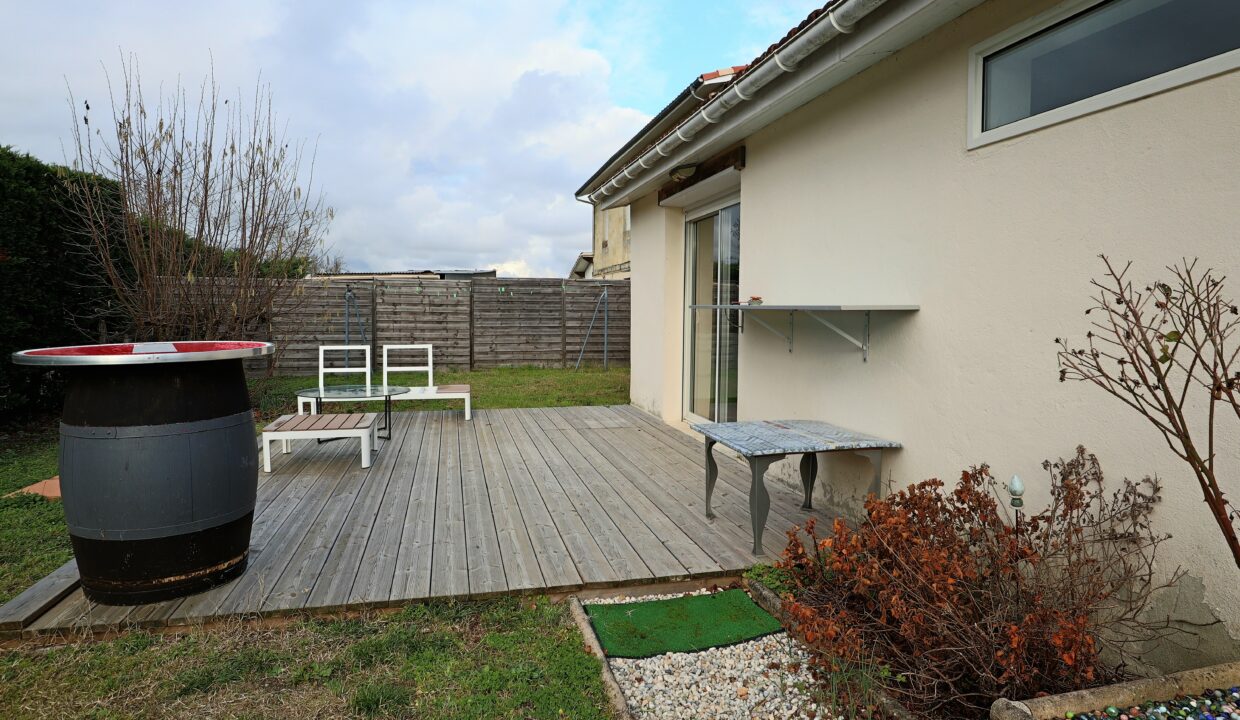 1. A vendre maison rénovée 3 chambres et jardin à Cénac 33360 - Agence immobiliere bordeaux clés en main (10)