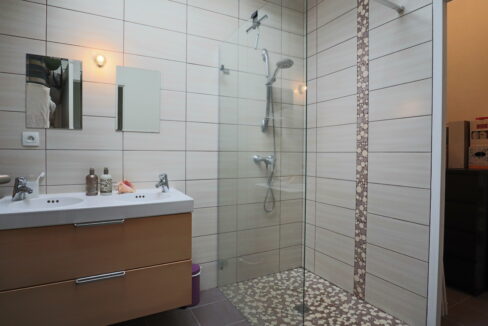 1. A vendre maison rénovée 3 chambres et jardin à Cénac 33360 - Agence immobiliere bordeaux clés en main (14)