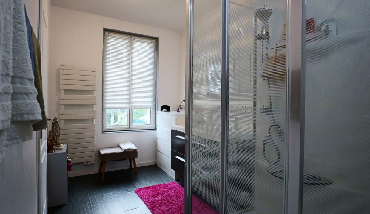 1. A vendre maison rénovée 3 chambres et jardin à Cénac 33360 - Agence immobiliere bordeaux clés en main (16)