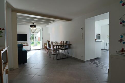 1. A vendre maison rénovée 3 chambres et jardin à Cénac 33360 - Agence immobiliere bordeaux clés en main (3)