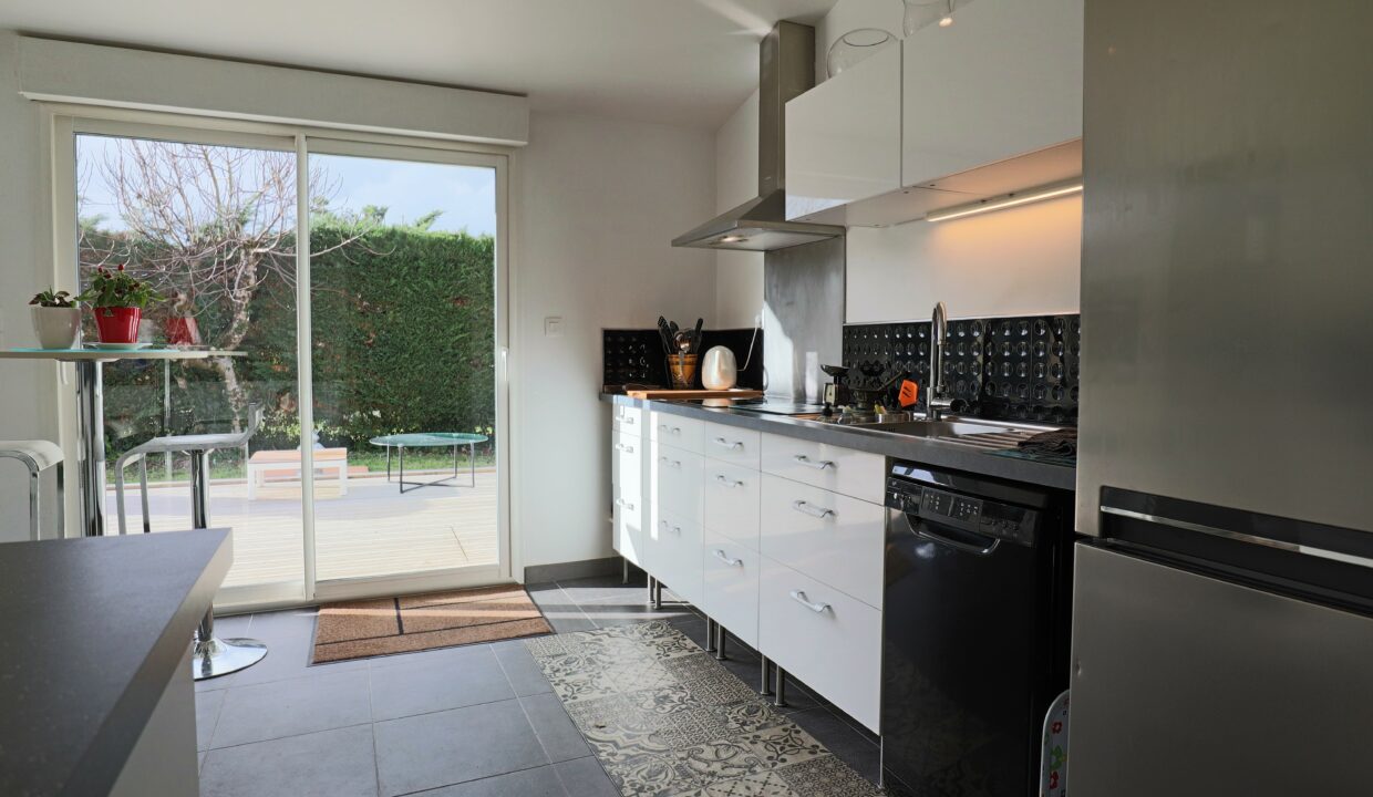 1. A vendre maison rénovée 3 chambres et jardin à Cénac 33360 - Agence immobiliere bordeaux clés en main (5)
