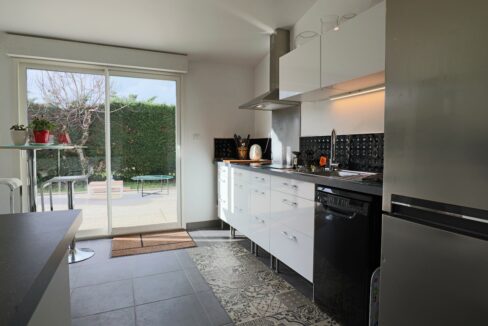 1. A vendre maison rénovée 3 chambres et jardin à Cénac 33360 - Agence immobiliere bordeaux clés en main (5)