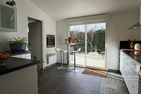 1. A vendre maison rénovée 3 chambres et jardin à Cénac 33360 - Agence immobiliere bordeaux clés en main (6)
